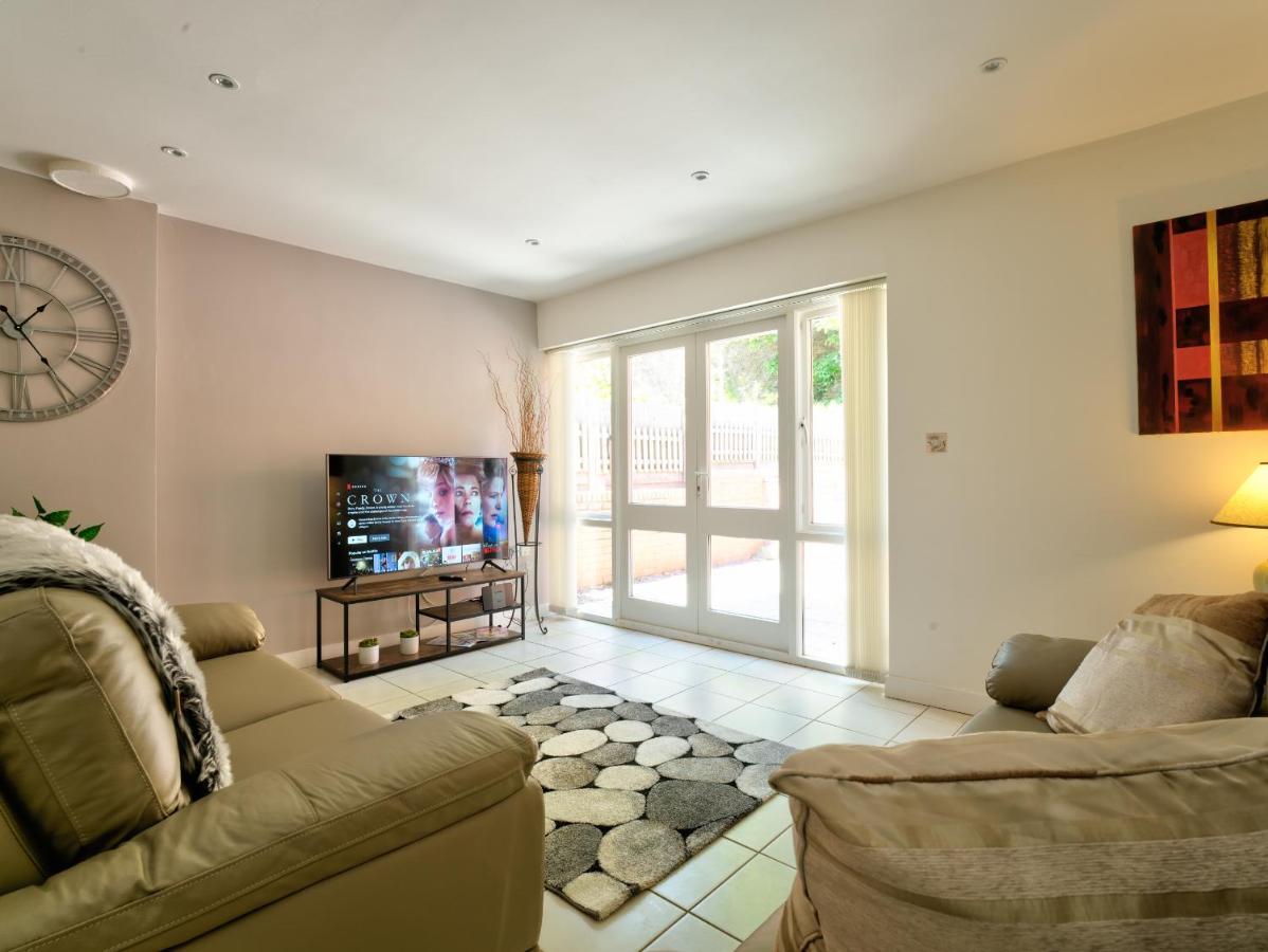 School Path Ironbridge Home With Rear Terrace Exterior photo